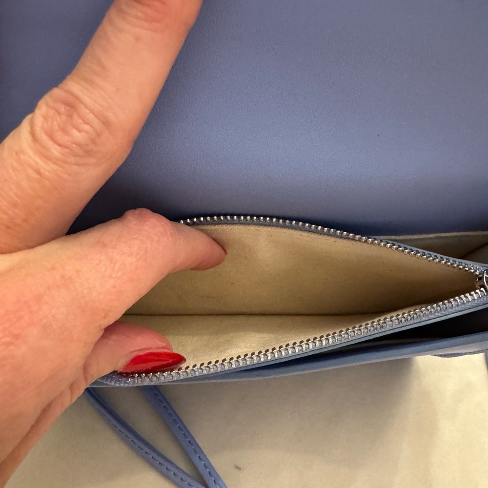 EUC! BAGGU Leather Compact Purse - Picture 9 of 16
